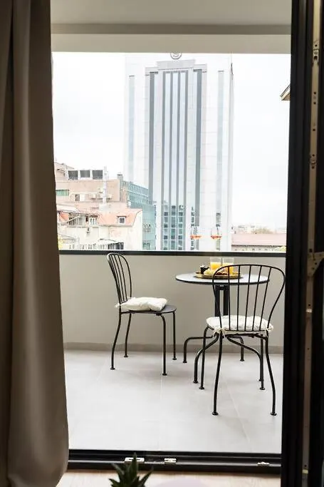 Sunny 2Br Flat - Top Location - Charming Balcony Bucharest Romania