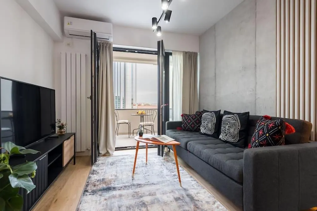 Sunny 2Br Flat - Top Location - Charming Balcony Bucharest Romania