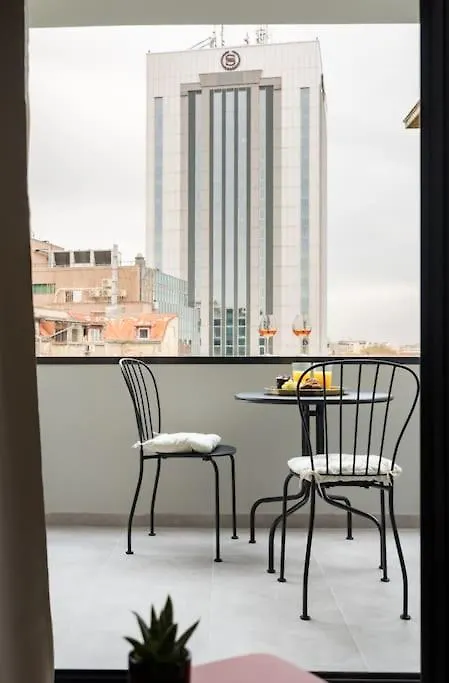 Sunny 2Br Flat - Top Location - Charming Balcony Bucharest Apartment
