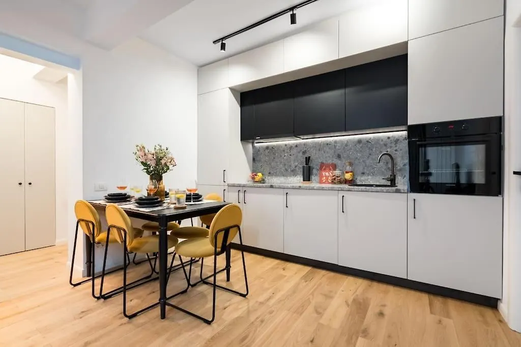 Sunny 2Br Flat - Top Location - Charming Balcony Bucharest Apartment