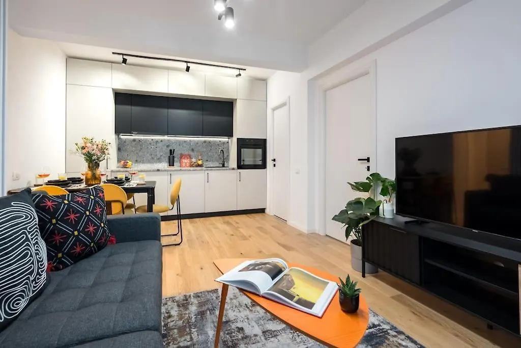 Sunny 2Br Flat - Top Location - Charming Balcony Bucharest Apartment