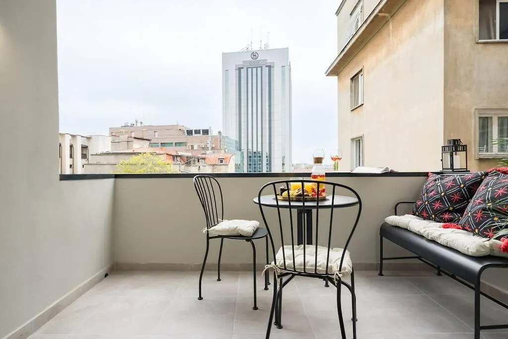 Sunny 2Br Flat - Top Location - Charming Balcony Bucharest